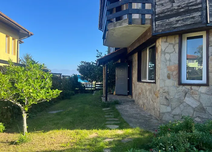 Artfan - Strandja Street Varvara (Burgas)